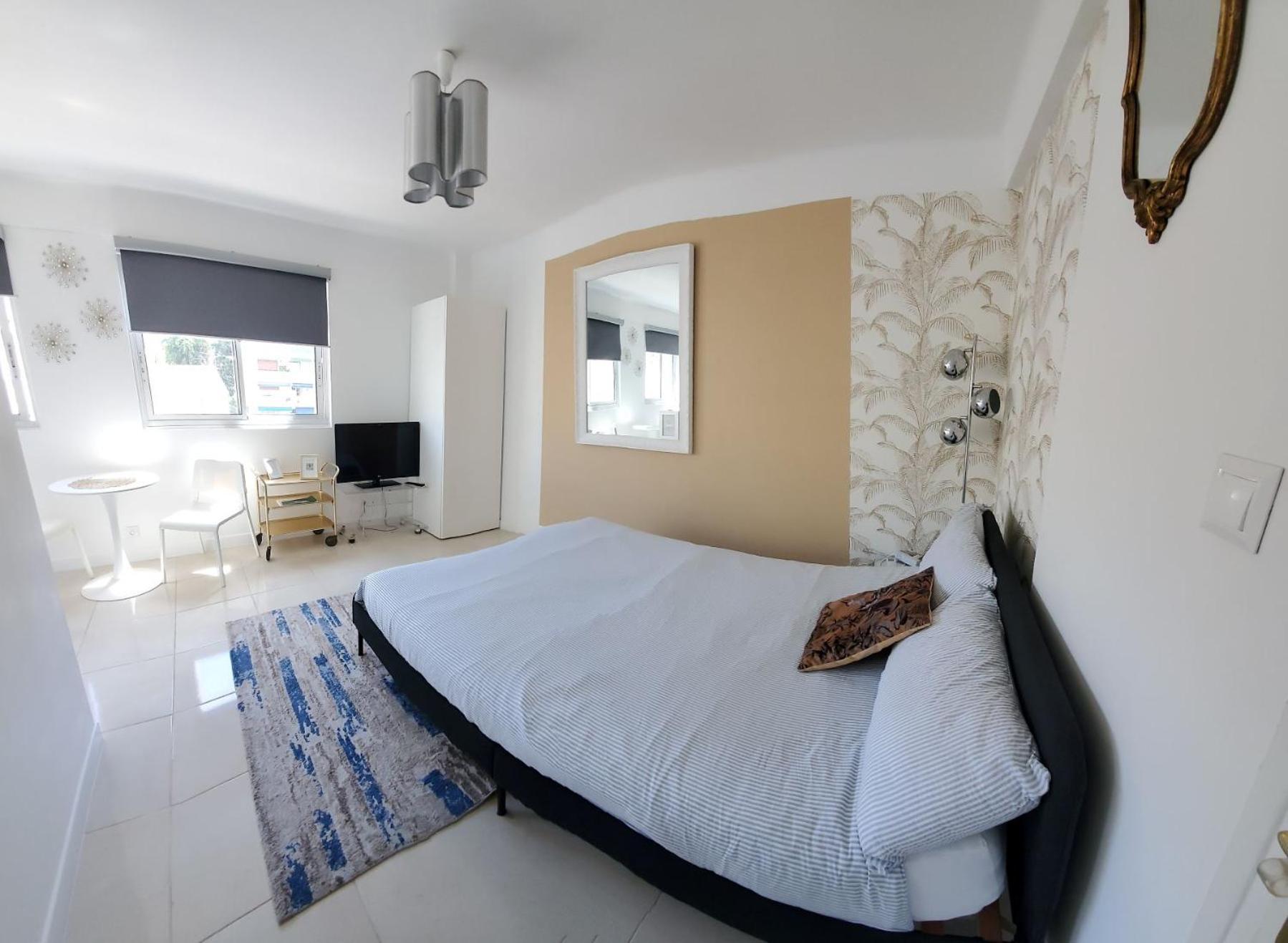 Apartment Carnot 2 *